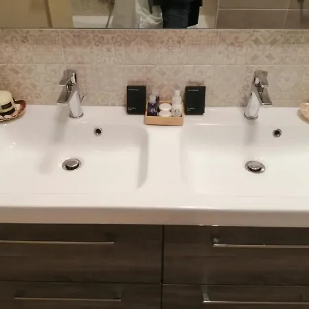 Central Suite *